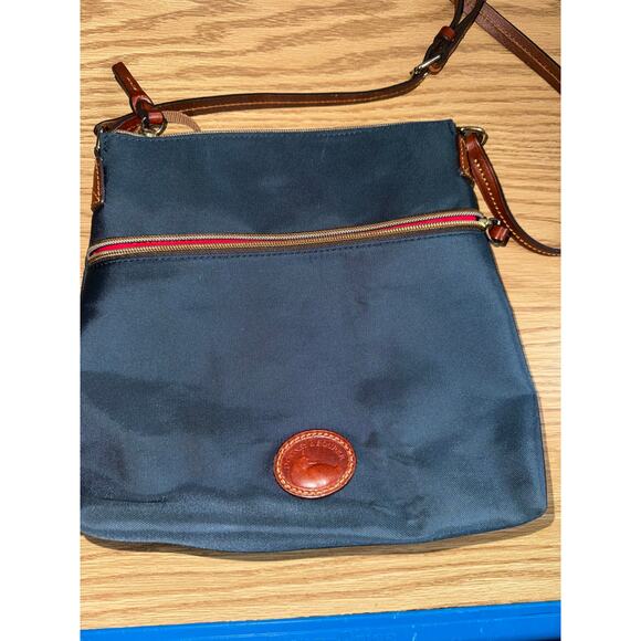 Dooney & Bourke Handbags - Dooney & Bourke navy nylon purse